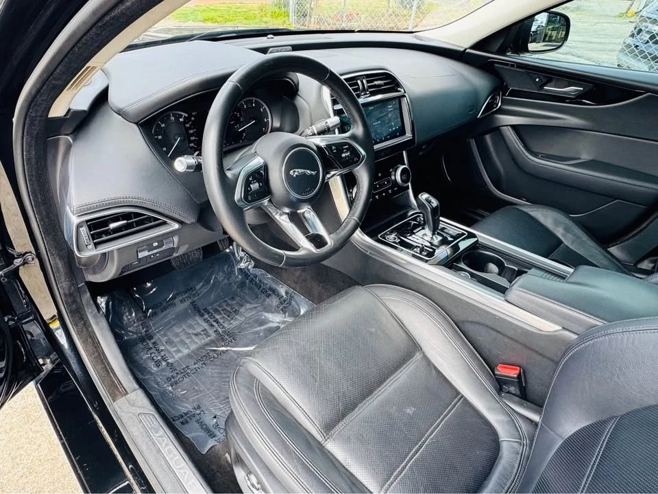 2020 Jaguar XE - Image 12 of 20