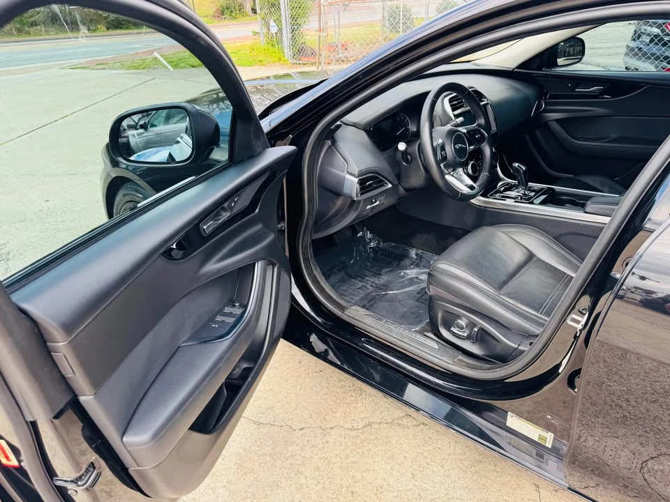 2020 Jaguar XE - Image 11 of 20