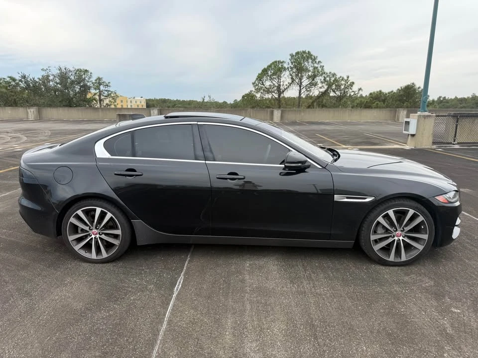 2020 Jaguar XE - Image 6 of 9