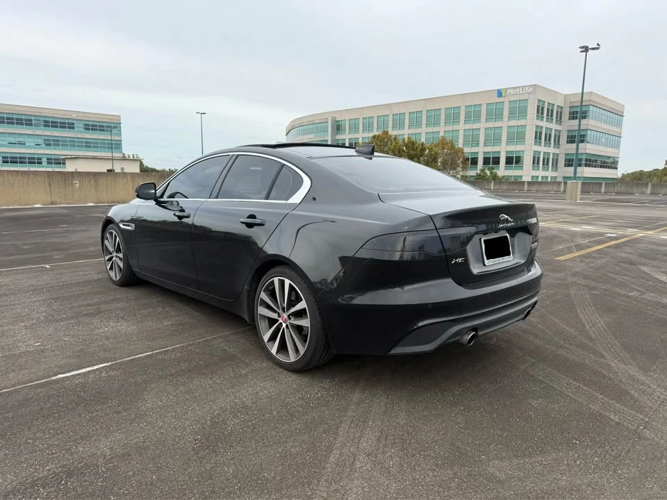 2020 Jaguar XE - Image 4 of 9