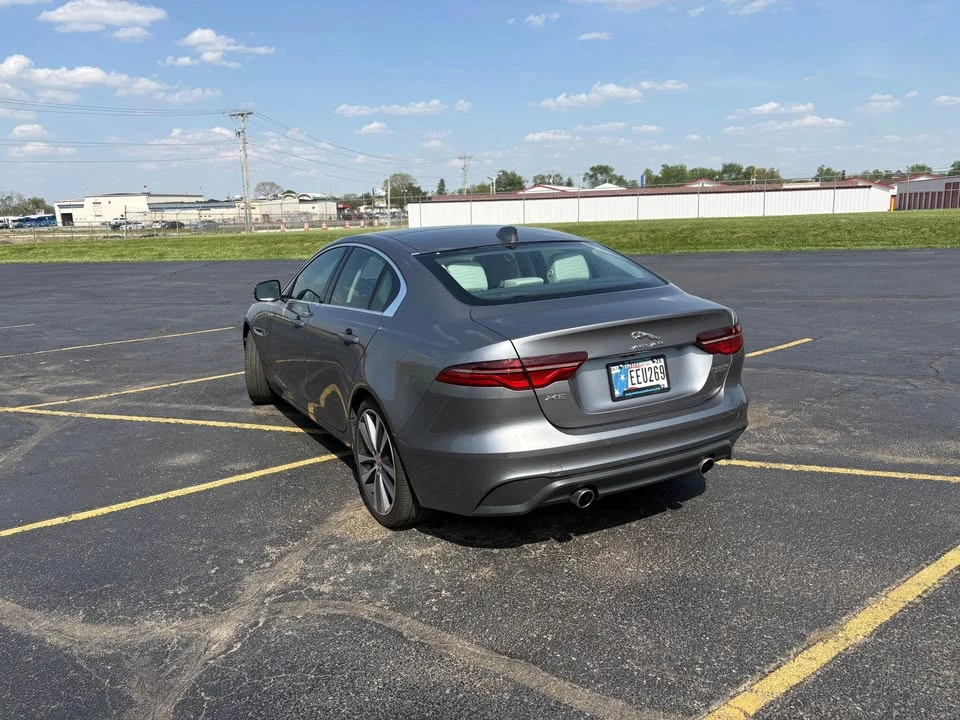2020 Jaguar XE - Image 4 of 10