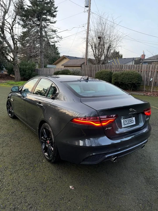 2020 Jaguar XE - Image 8 of 16