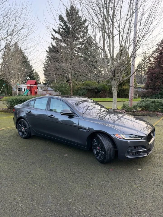 2020 Jaguar XE - Image 3 of 18