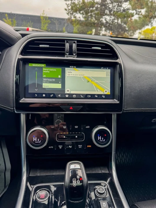 2020 Jaguar XE - Image 10 of 10