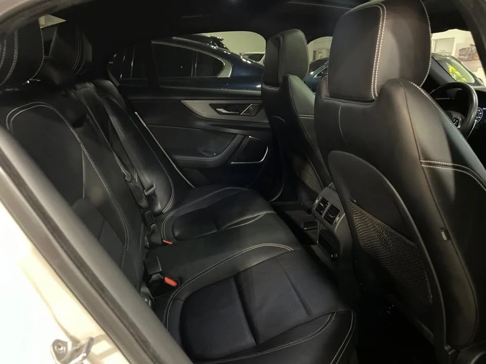 2020 Jaguar XE - Image 12 of 13