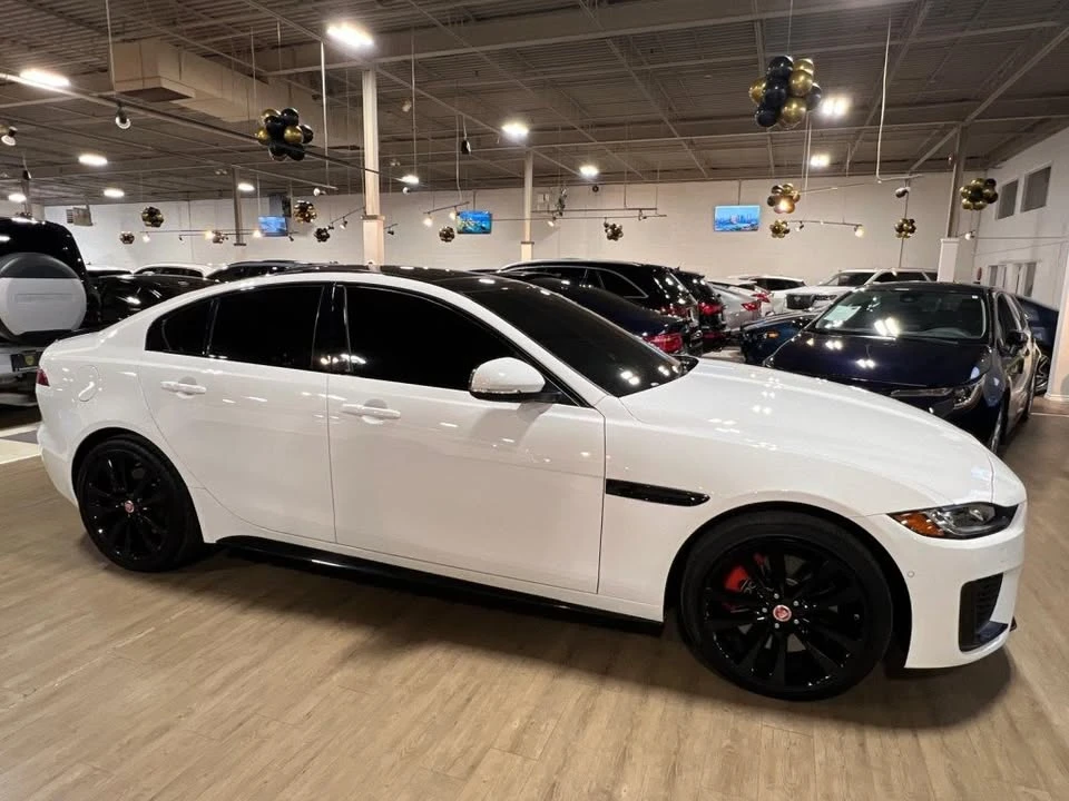2020 Jaguar XE - Image 2 of 13