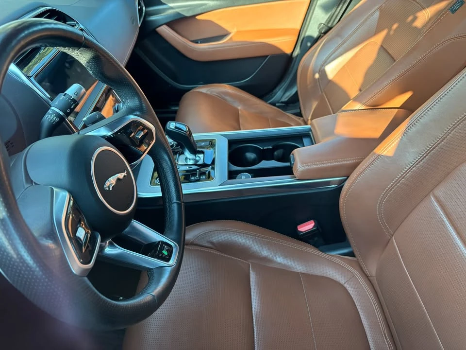 2020 Jaguar XE - Image 3 of 5