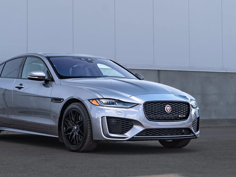 2020 Jaguar XE - Image 5 of 20