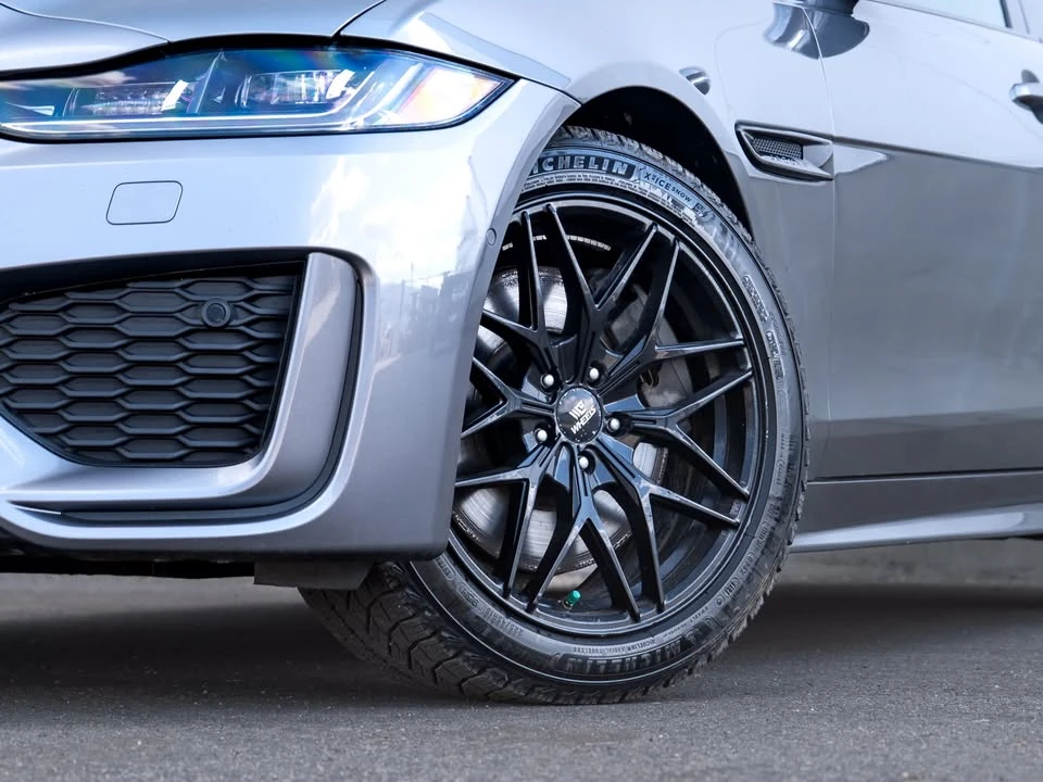 2020 Jaguar XE - Image 3 of 20