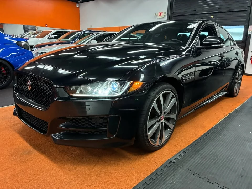 2020 Jaguar XE - Image 3 of 20