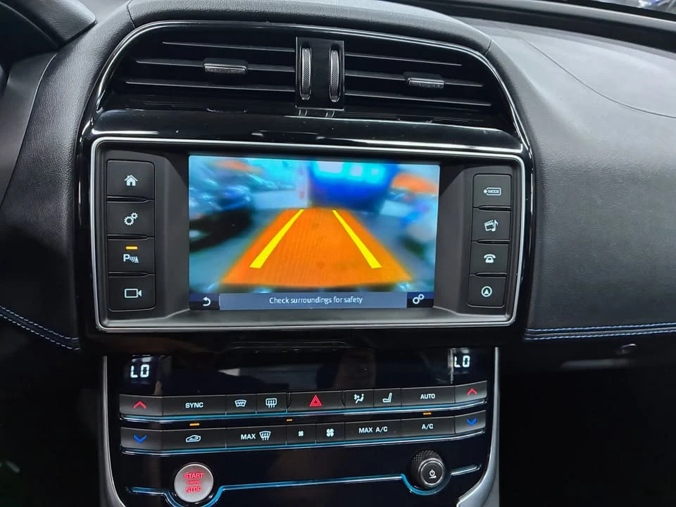 2020 Jaguar XE - Image 16 of 20