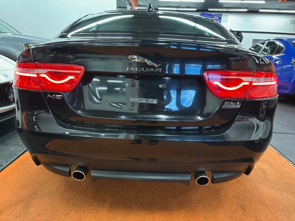 2020 Jaguar XE - Image 6 of 20