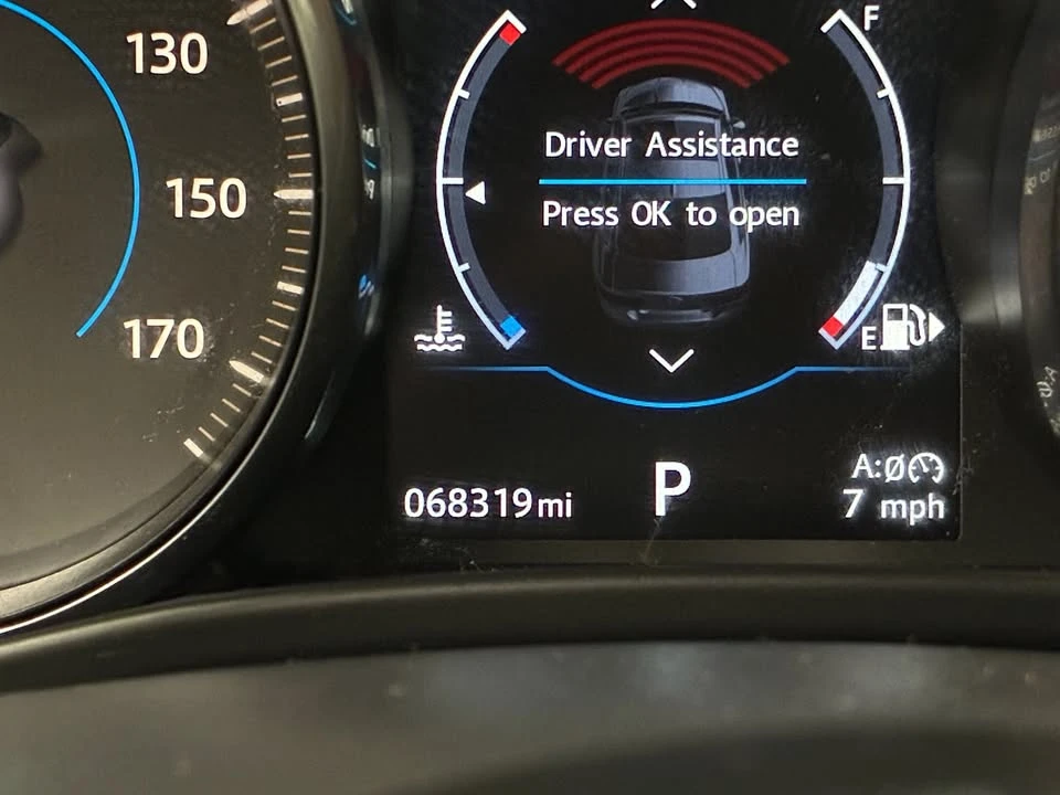 2020 Jaguar XE - Image 14 of 20