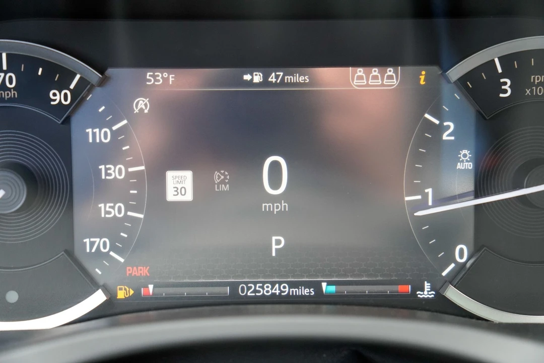 2020 Jaguar XE - Image 12 of 21
