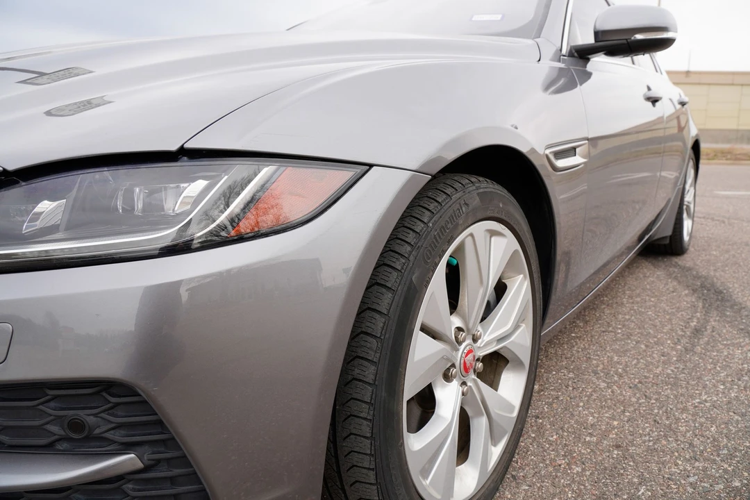 2020 Jaguar XE - Image 20 of 21