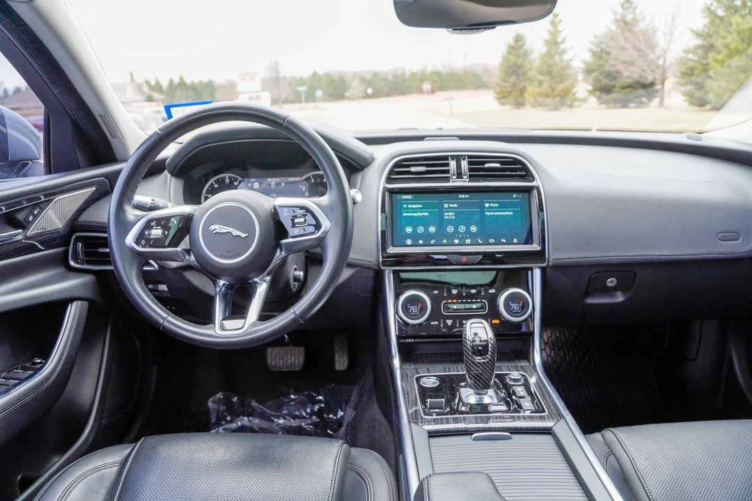 2020 Jaguar XE - Image 11 of 21