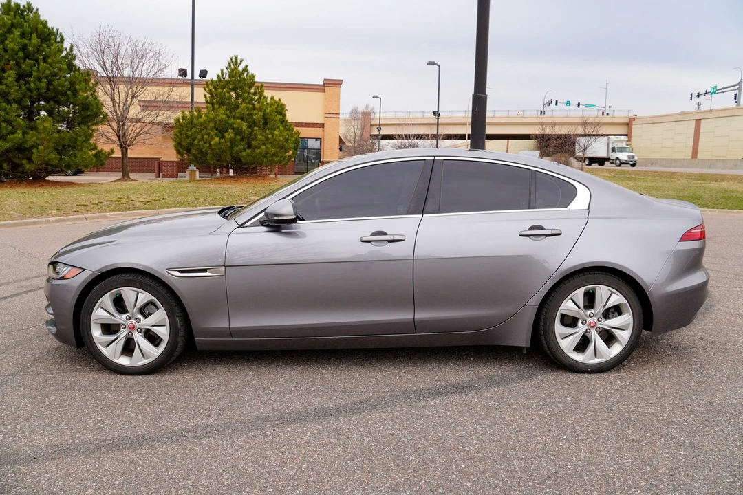 2020 Jaguar XE - Image 7 of 21
