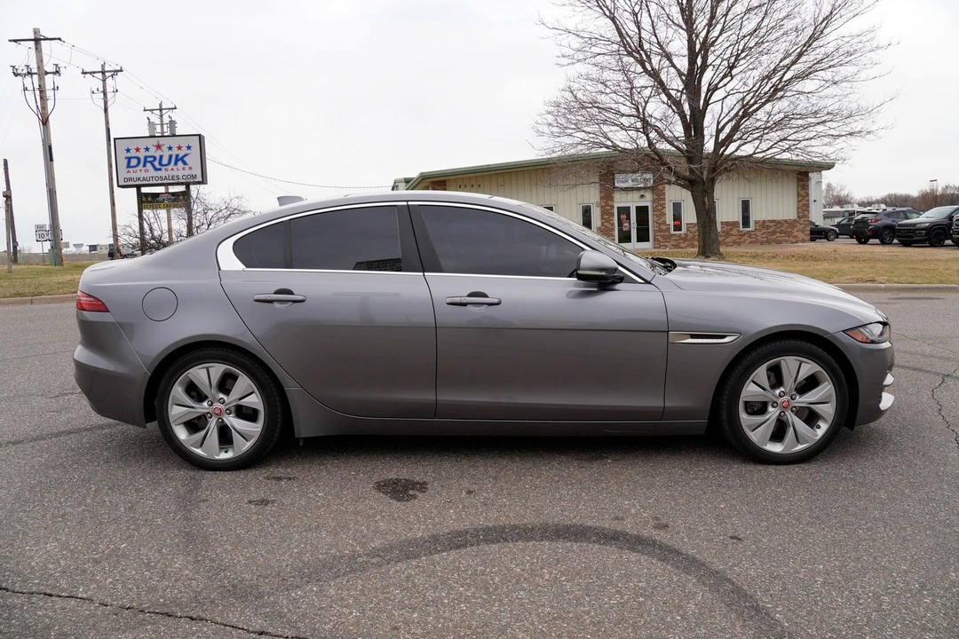 2020 Jaguar XE - Image 2 of 21