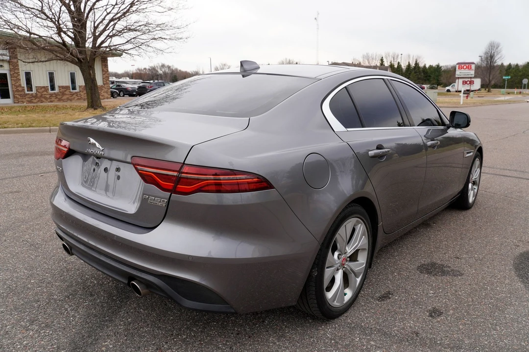 2020 Jaguar XE - Image 3 of 21