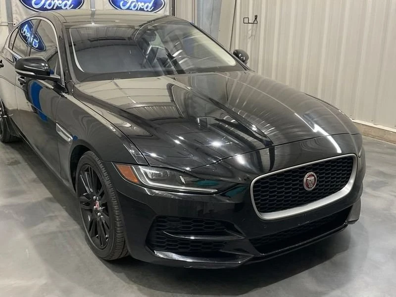 2020 Jaguar XE - Image 2 of 9