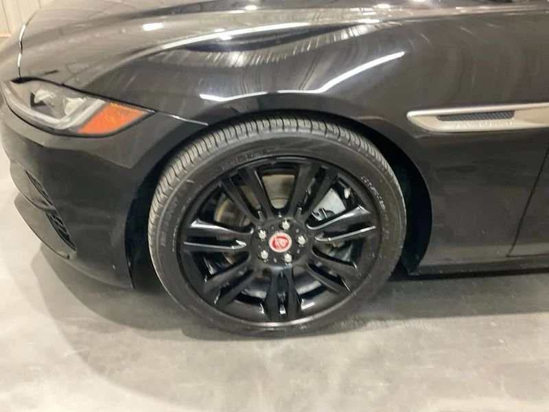 2020 Jaguar XE - Image 6 of 9