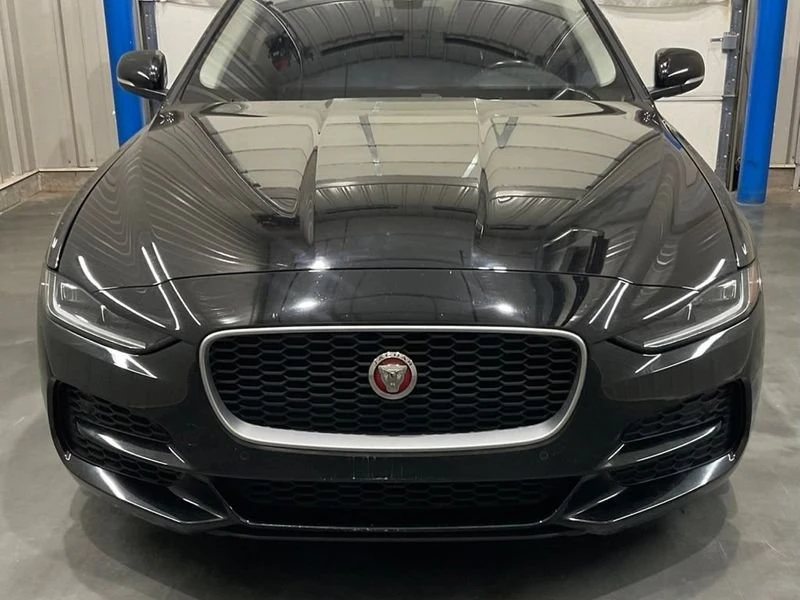 2020 Jaguar XE - Image 5 of 9