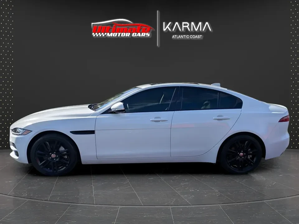 2020 Jaguar XE - Image 9 of 10
