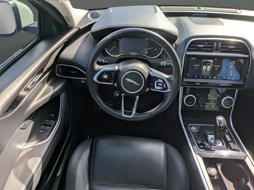 2020 Jaguar XE - Image 2 of 10