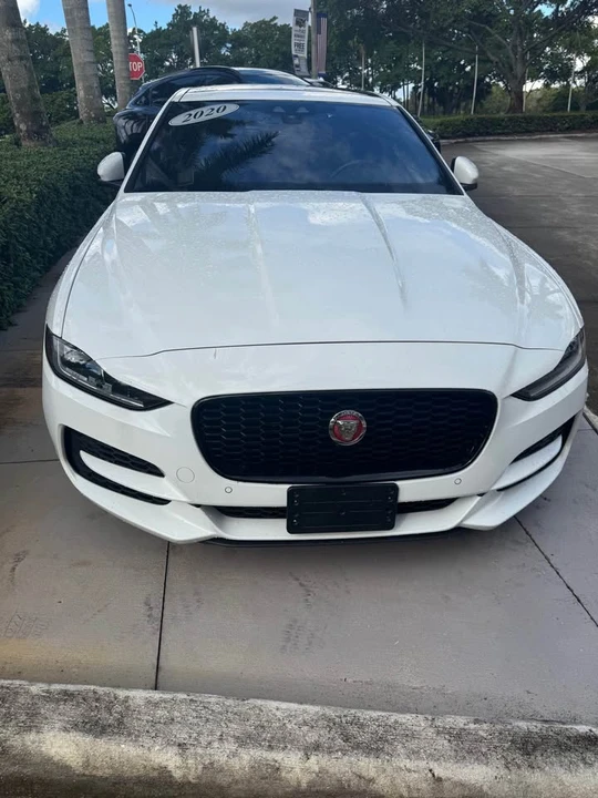2020 Jaguar XE - Image 3 of 3