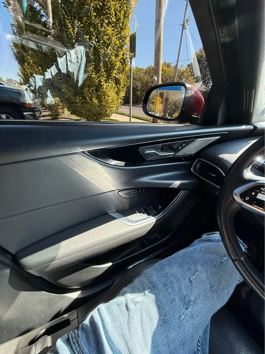 2020 Jaguar XE - Image 11 of 20