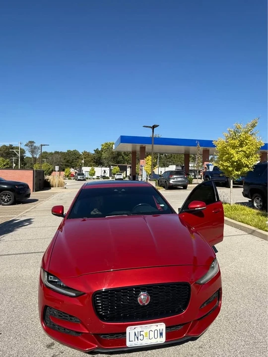 2020 Jaguar XE - Image 2 of 20