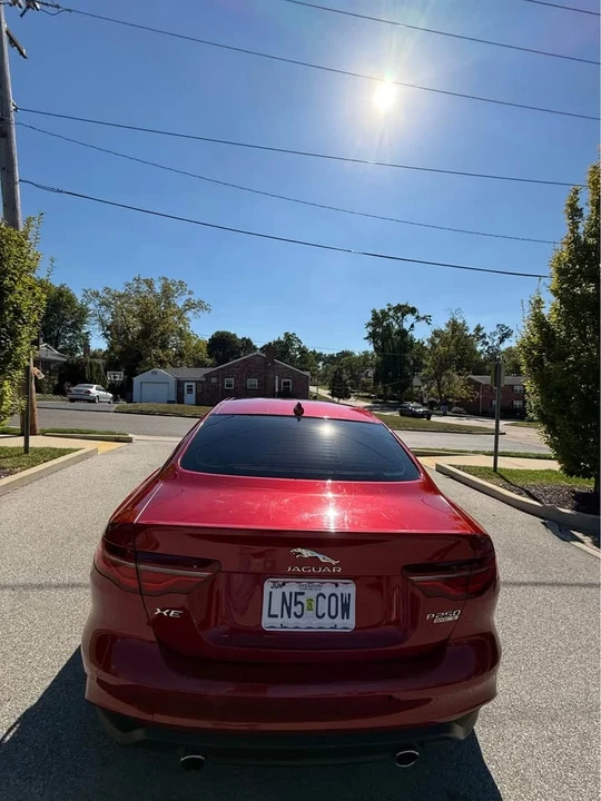 2020 Jaguar XE - Image 5 of 20