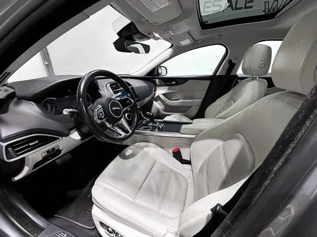 2020 Jaguar XE - Image 5 of 8