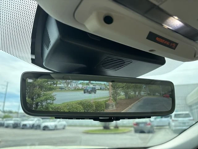 2020 Jaguar XE - Image 16 of 19