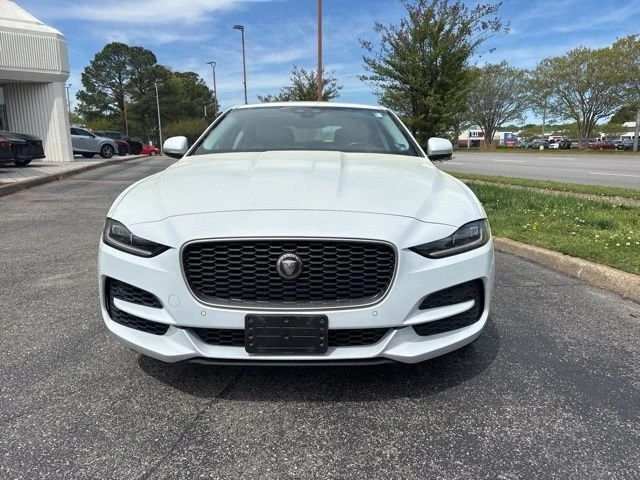 2020 Jaguar XE - Image 4 of 19