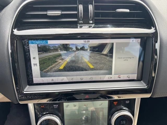 2020 Jaguar XE - Image 17 of 19
