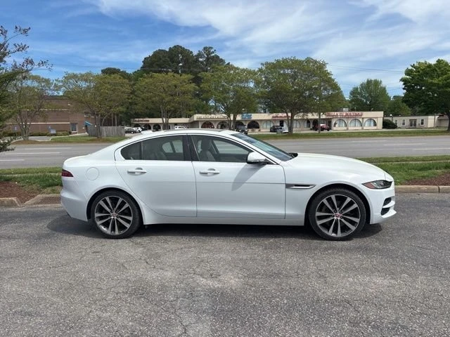 2020 Jaguar XE - Image 2 of 19