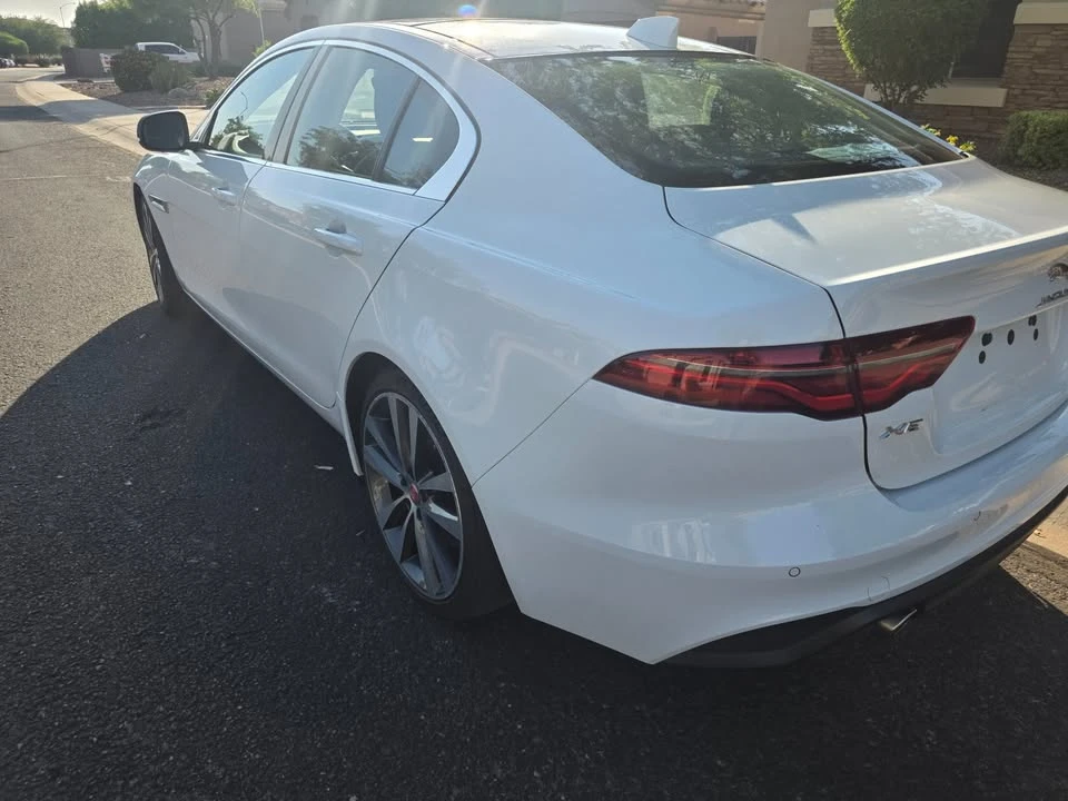 2020 Jaguar XE - Image 7 of 8