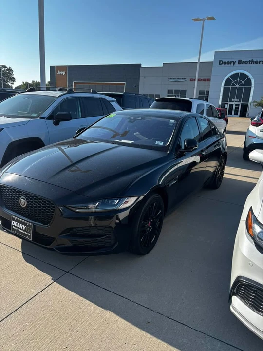 2020 Jaguar XE - Image 2 of 4