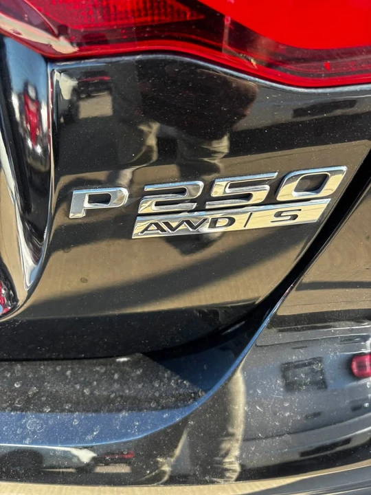 2020 Jaguar XE - Image 4 of 4