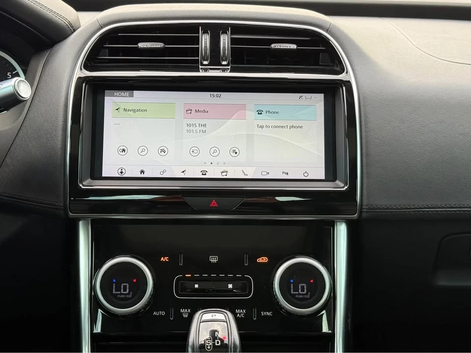 2020 Jaguar XE - Image 12 of 20