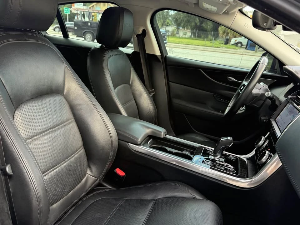 2020 Jaguar XE - Image 18 of 20