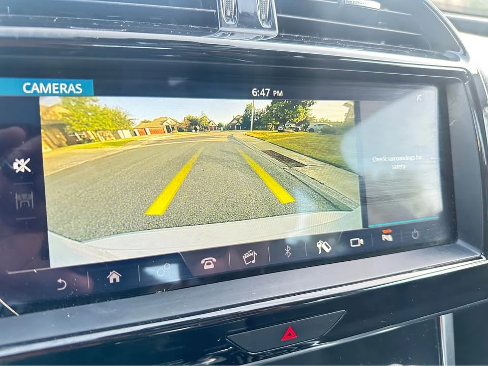 2020 Jaguar XE - Image 15 of 20