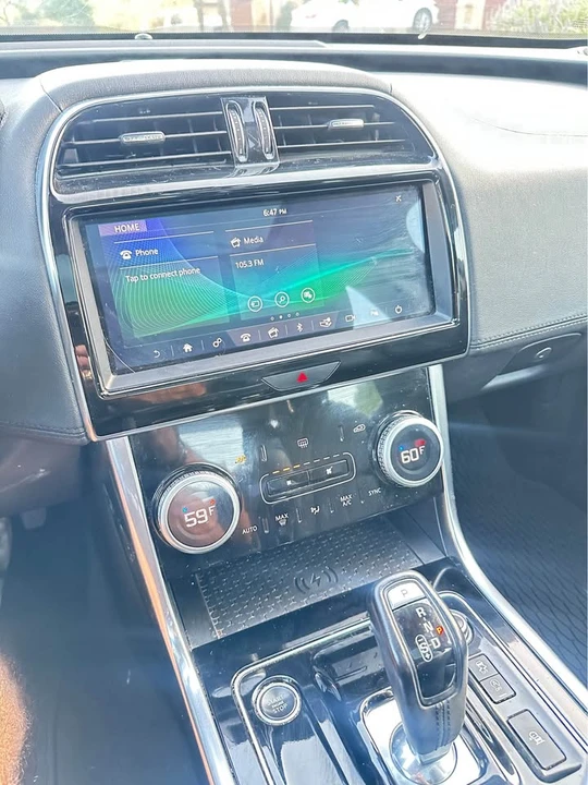2020 Jaguar XE - Image 14 of 20