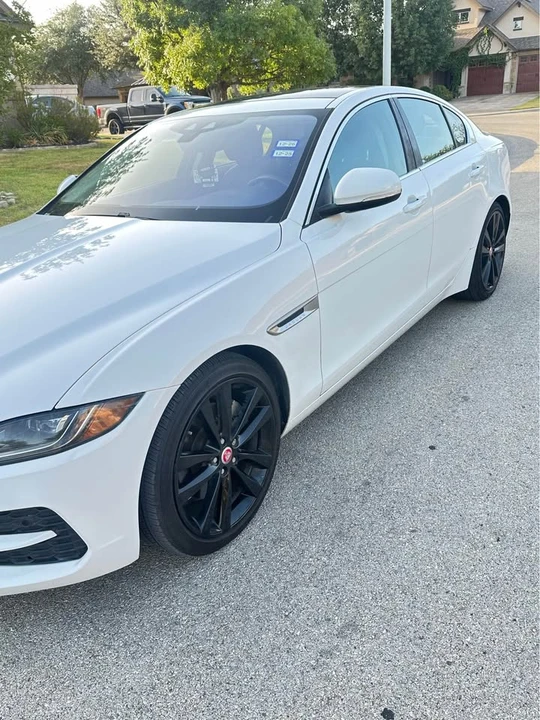 2020 Jaguar XE - Image 2 of 20