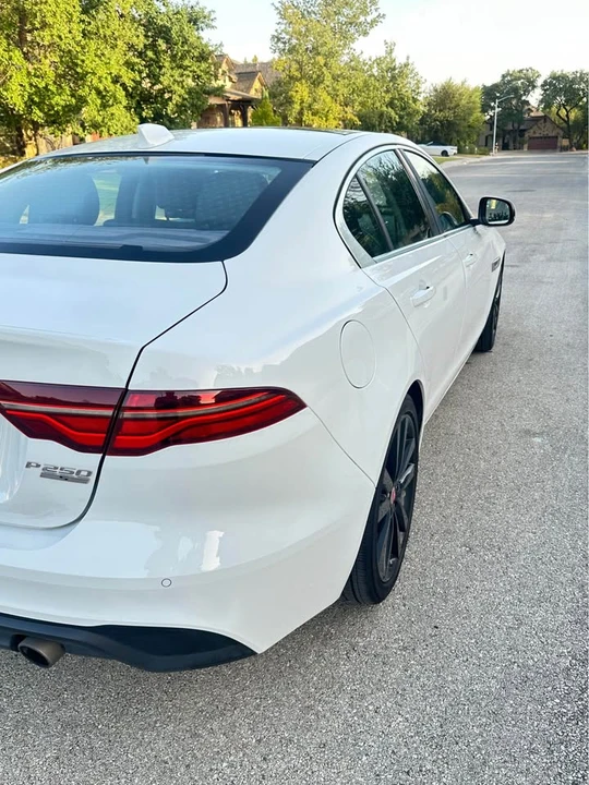 2020 Jaguar XE - Image 5 of 20
