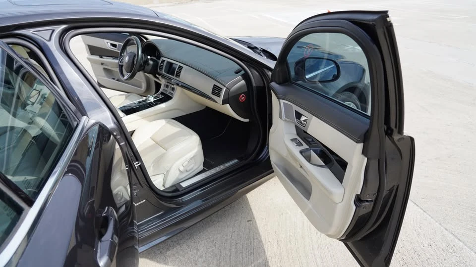 2020 Jaguar X260 XF - Image 11 of 15