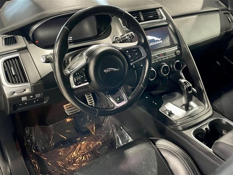 2020 Jaguar E-Pace - Image 9 of 18