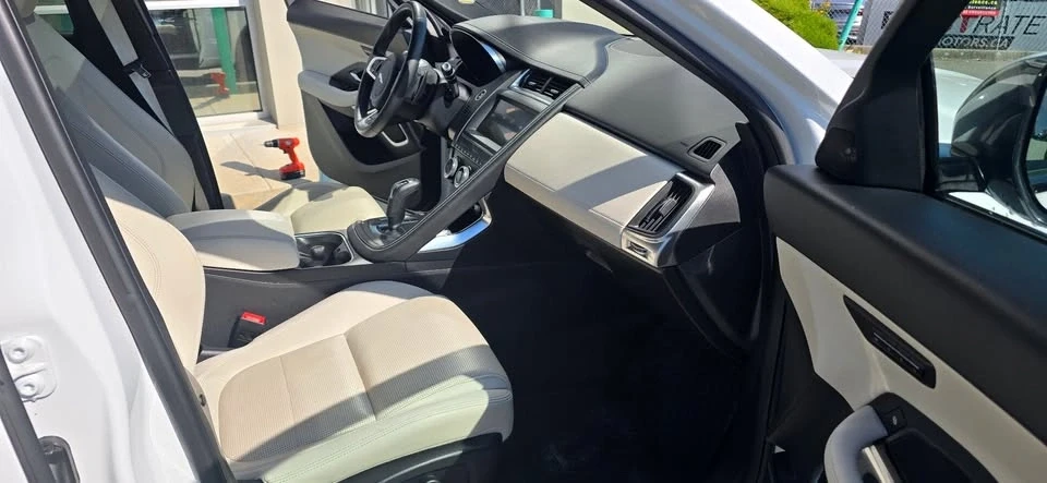 2020 Jaguar E-Pace - Image 15 of 20