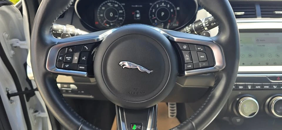 2020 Jaguar E-Pace - Image 19 of 20